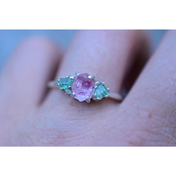 Emerald and pink tourmaline engagement ring, anniversary rings, uncut na… - Picture 1 of 3